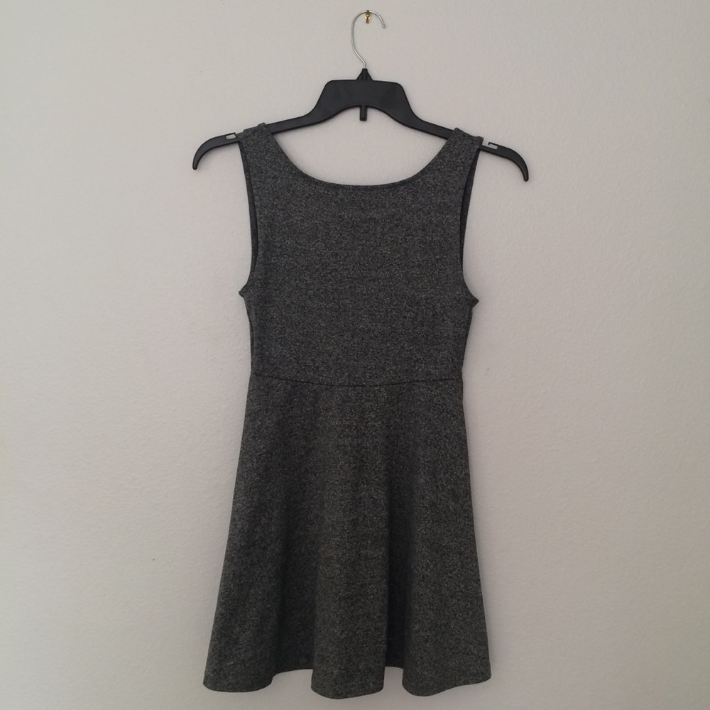 H&M V Backless Dress - Picture 2 of 4